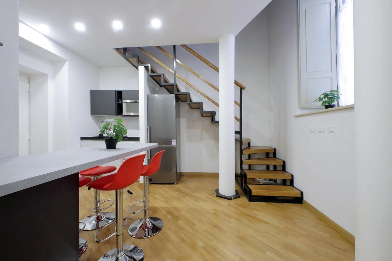 Trevi Suite Apartment - Barberini Рим Екстер'єр фото