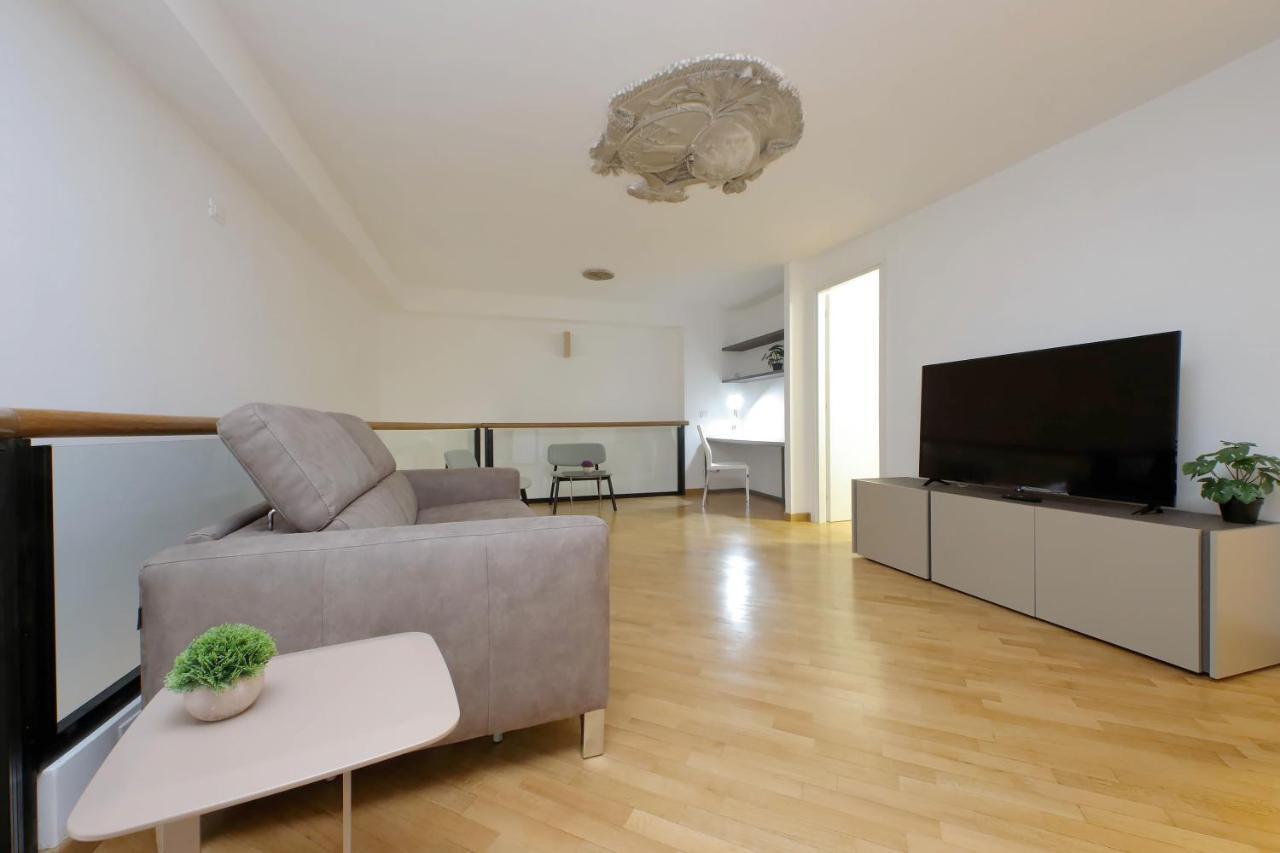 Trevi Suite Apartment - Barberini Рим Екстер'єр фото