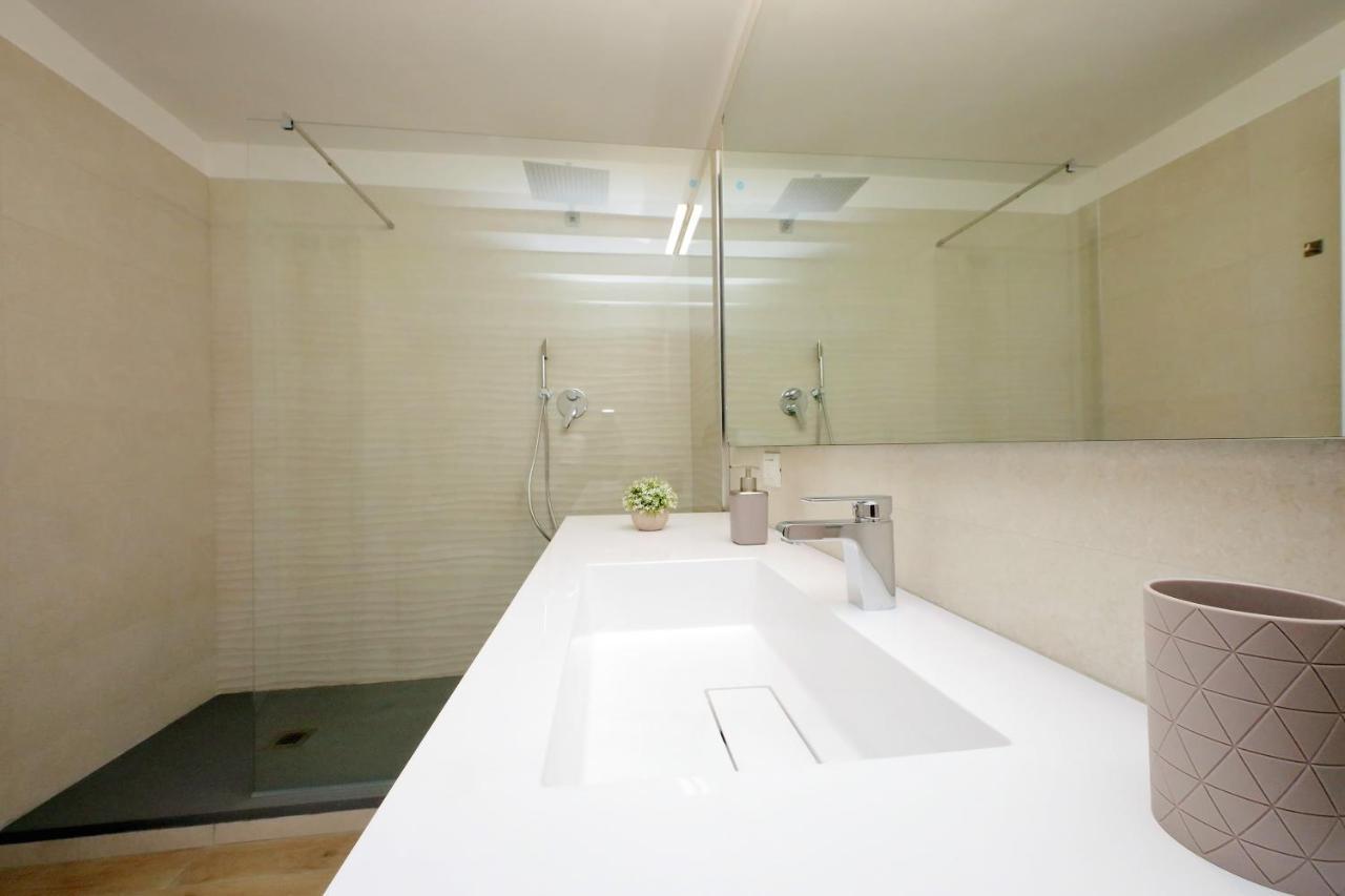 Trevi Suite Apartment - Barberini Рим Екстер'єр фото