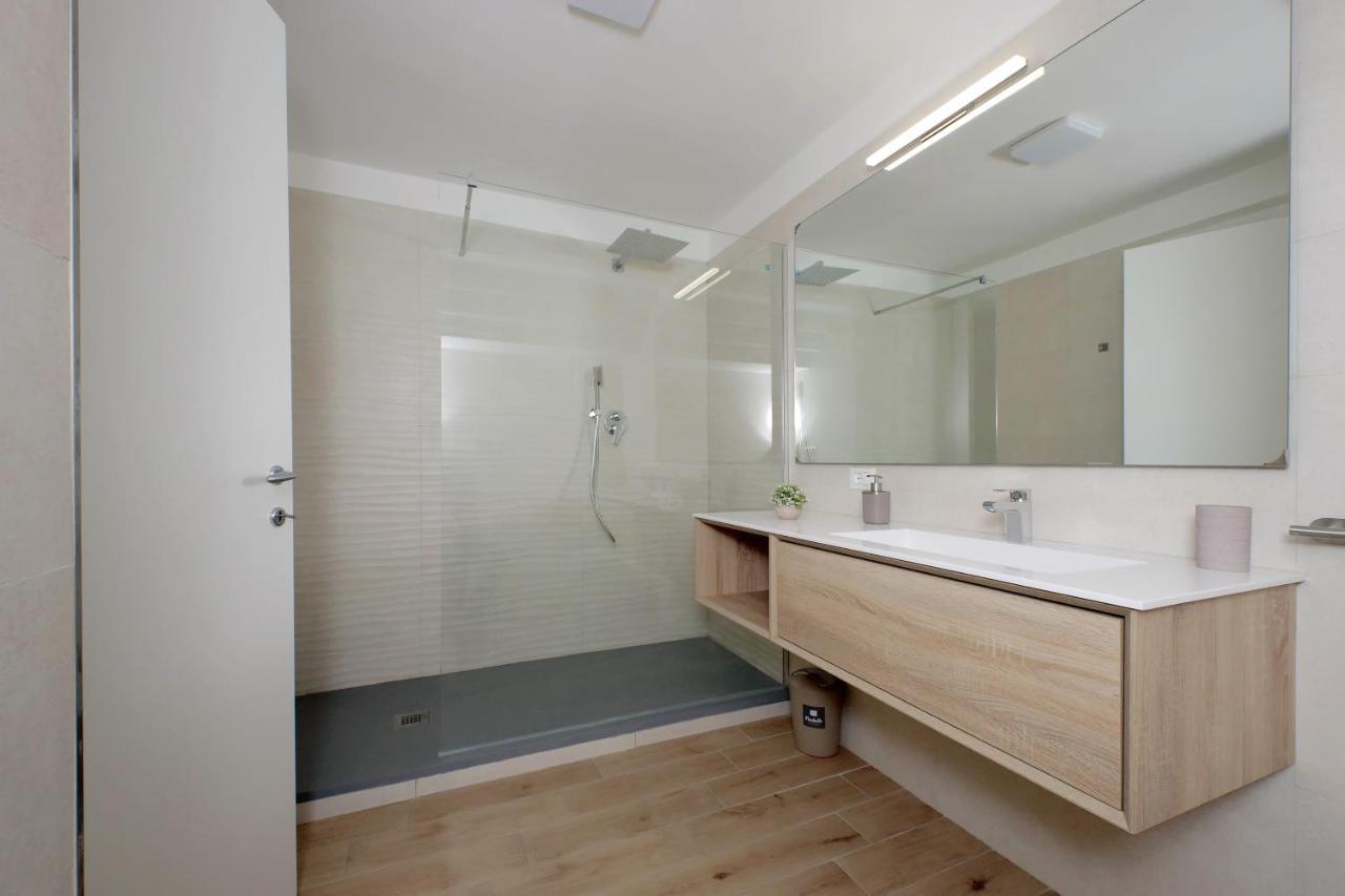 Trevi Suite Apartment - Barberini Рим Екстер'єр фото