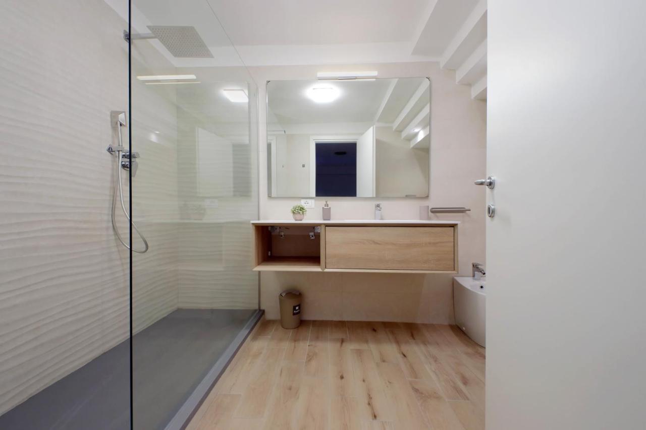Trevi Suite Apartment - Barberini Рим Екстер'єр фото